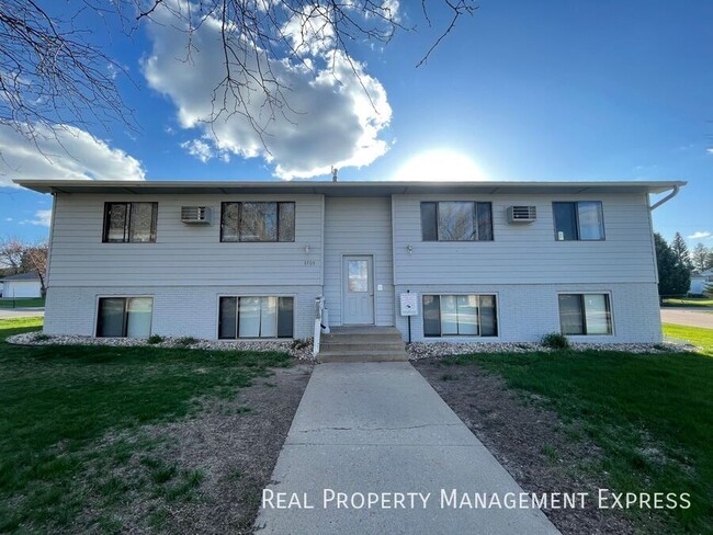 Building Photo - 3705 S Cathy Ave