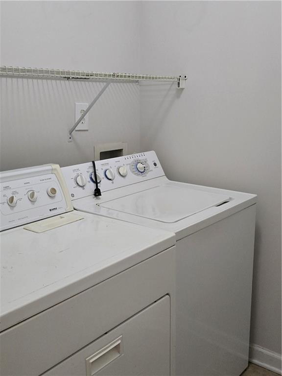 Building Photo - 1934 Dilcrest Dr