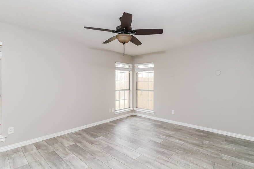 Building Photo - 10328 Gray Oak Ln