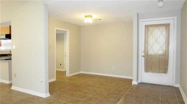 Building Photo - 302 Brookhaven Ct