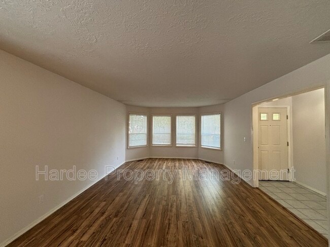 Building Photo - 688 S Gamay Ln