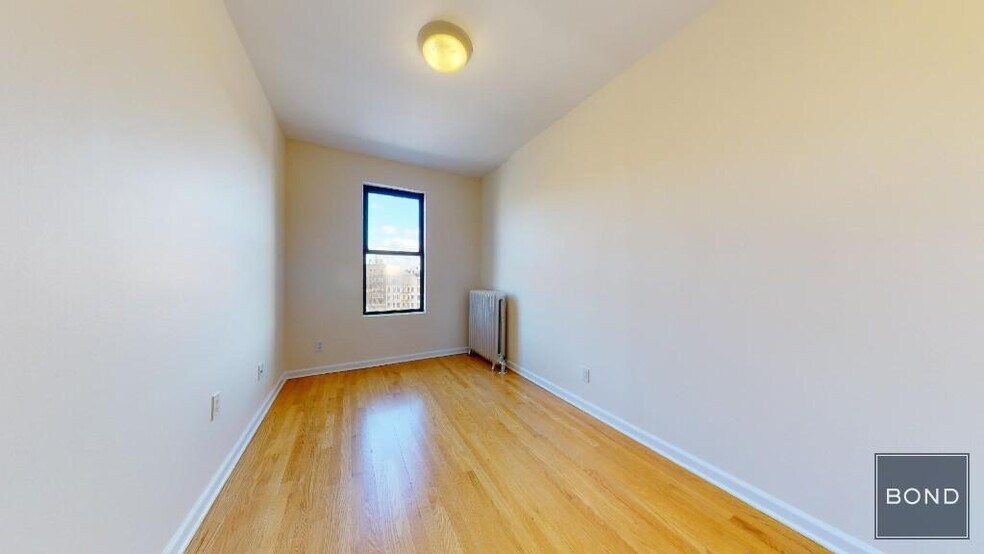 Building Photo - 620 W 171st St