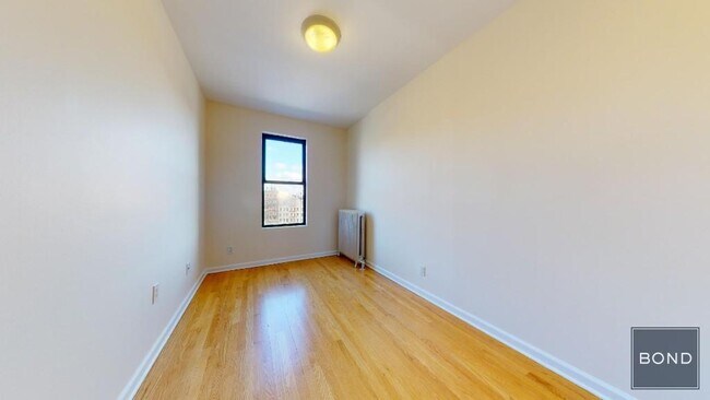 Building Photo - 620 W 171st St