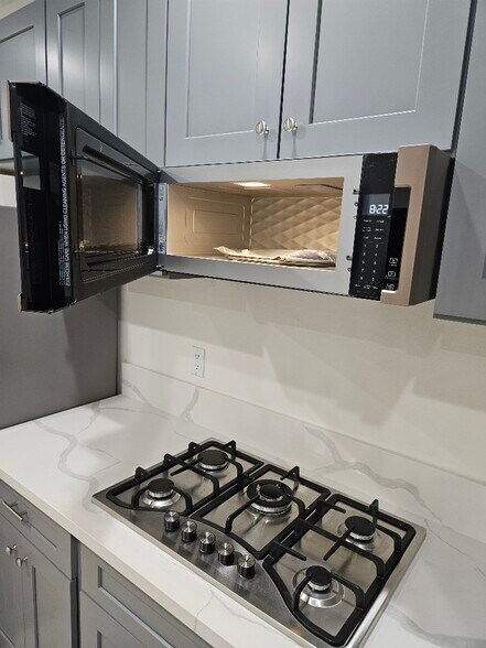Building Photo - 1506 W Anahurst Pl