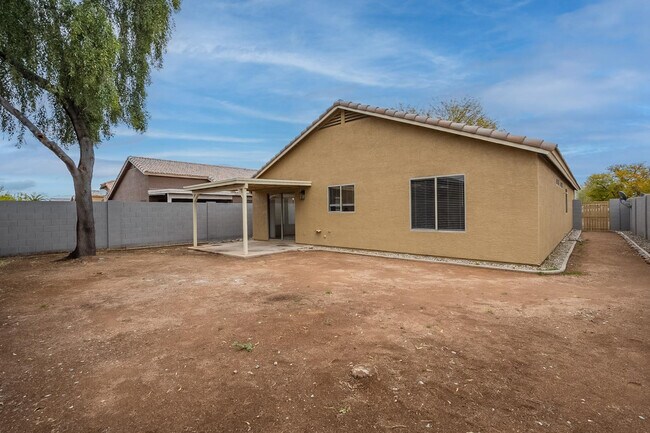 Building Photo - 338 N 152nd Dr