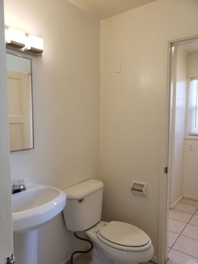 Building Photo - Recently Reduced!*New Year's Special!!*Vintage duplex near La Mesa Village + basement storage!