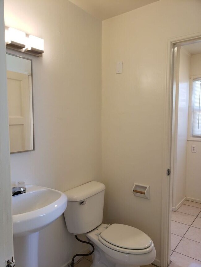 Building Photo - Vintage duplex near La Mesa Village + base...