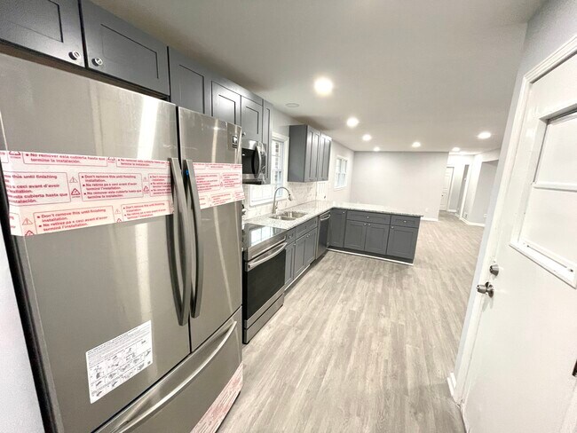 Kitchen - 1695 Buford Dr