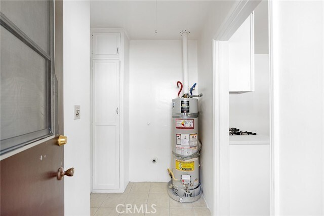 Building Photo - 1367 N Mentor Ave