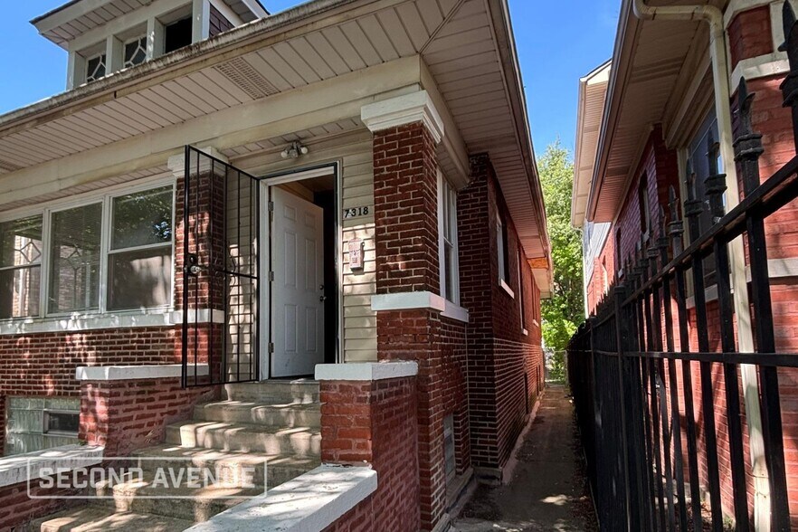Building Photo - 7318 S Eberhart Ave