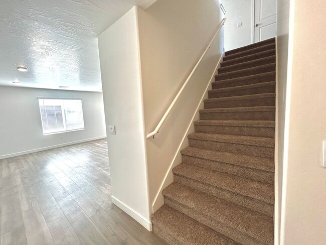 Building Photo - 317 W 2050 N