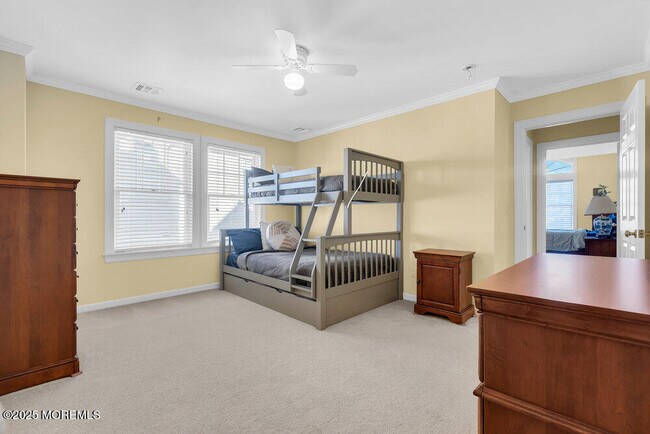 Building Photo - 412 Chicago Blvd