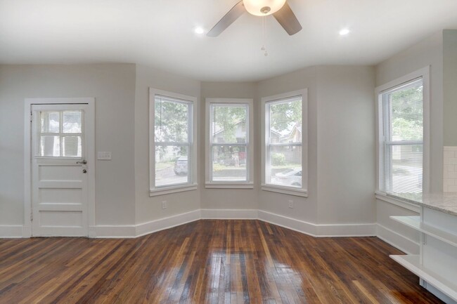 Building Photo - Completely Renovated - Three Bedroom, Two ...