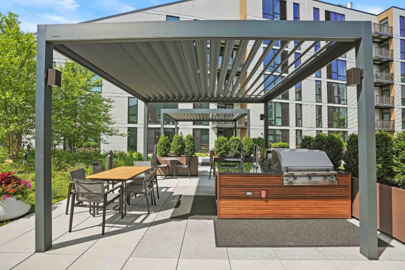 Building Photo - 2151 N Elston Ave