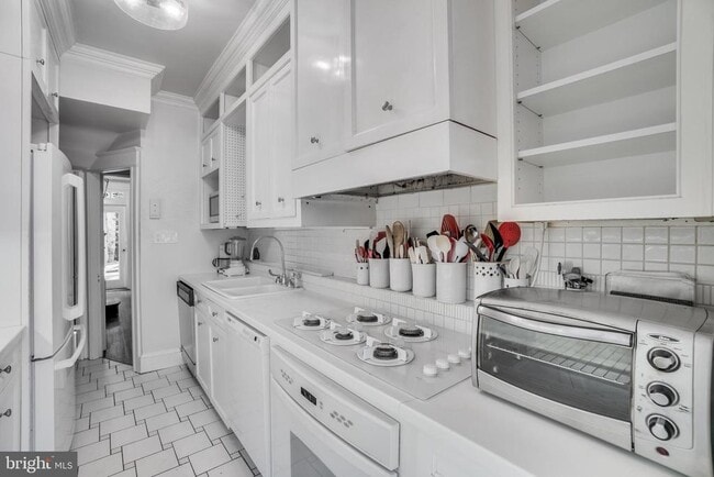 Building Photo - 2030 Pierce Mill Rd NW