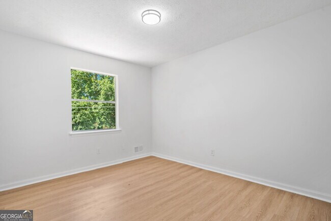 Building Photo - 4050 Daron Ct