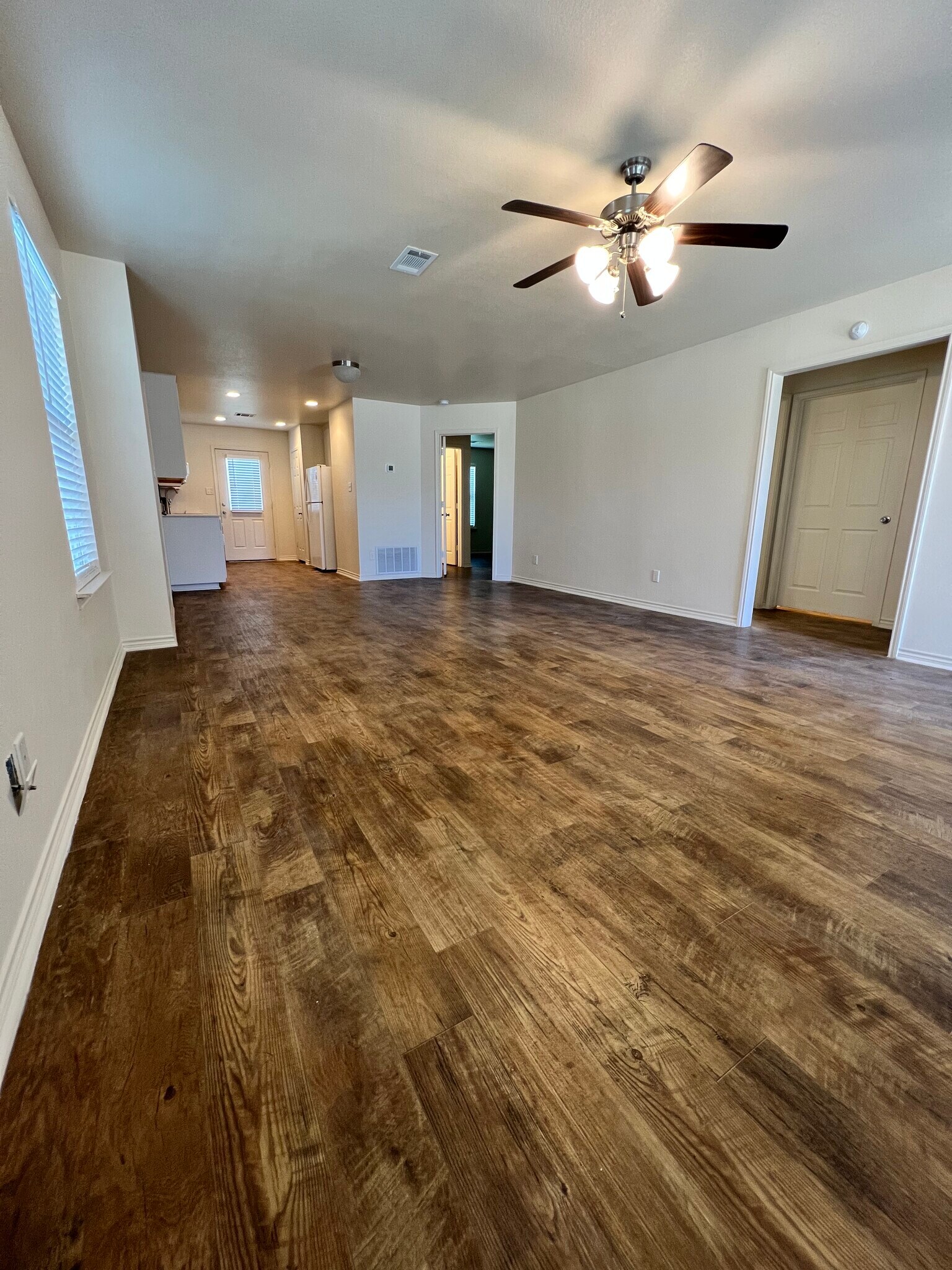 Building Photo - 5628 Humbert Ave