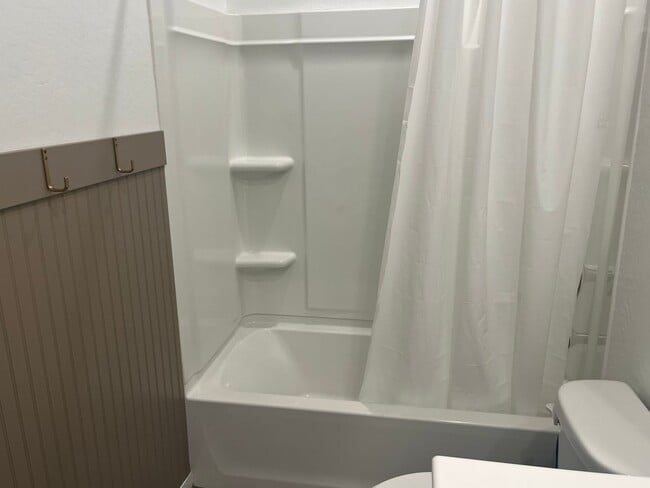 Building Photo - 14052 W Valentine St