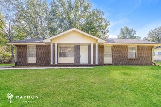 Building Photo - 77 Oakwood St