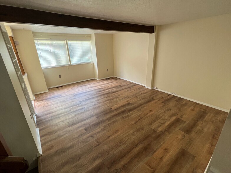 Building Photo - 792 Wheatland Cir