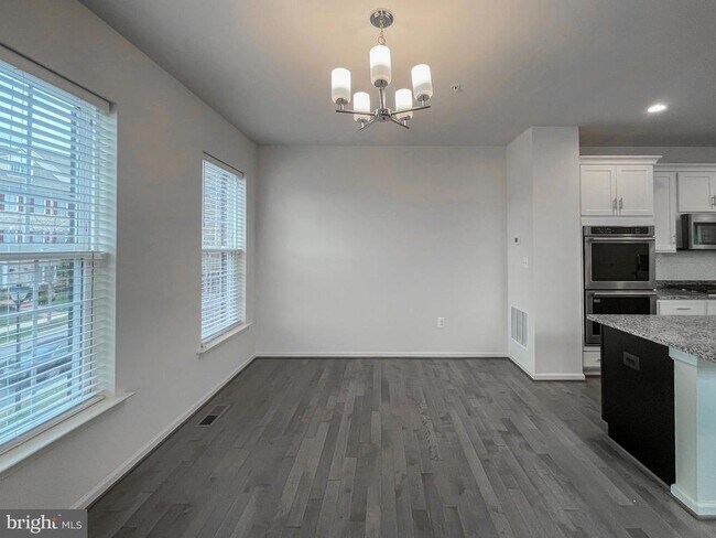 Building Photo - 15501 Newtonmore Ln