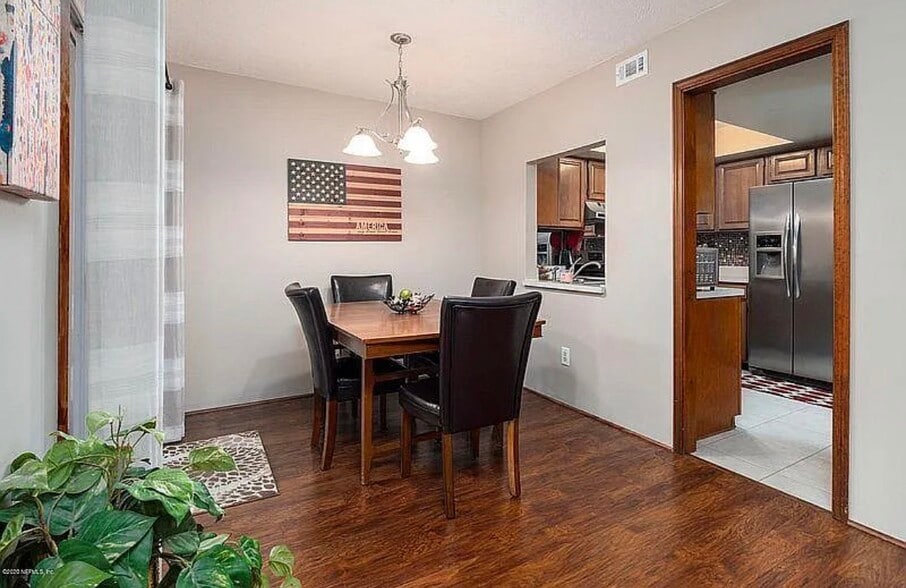 Building Photo - 8079 Village Gate Ct