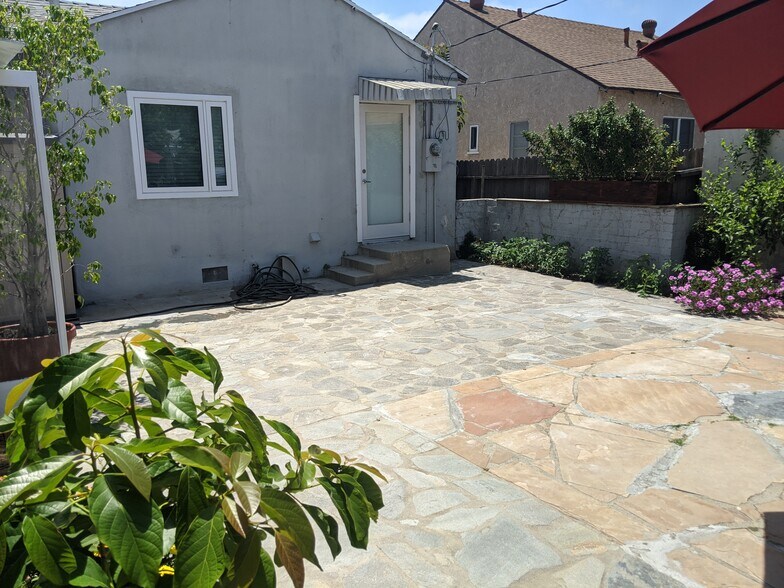 BackYard - 1748 Wellesley Ave