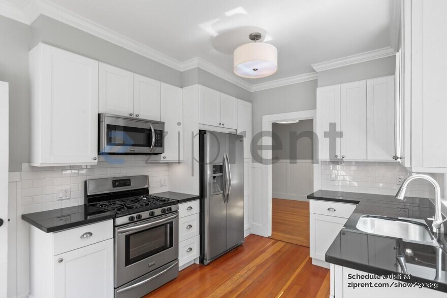 Building Photo - 216 Emerson St