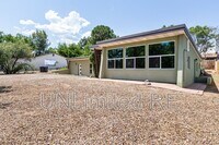 Building Photo - 3948 E Del Rio Dr