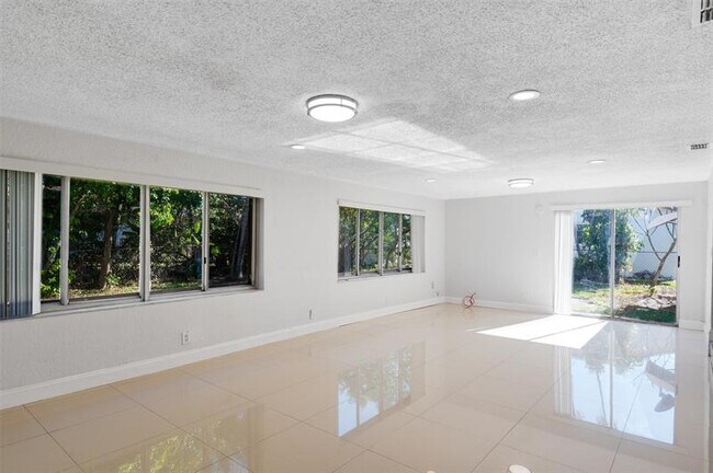 Building Photo - 6719 Boulevard of Champions