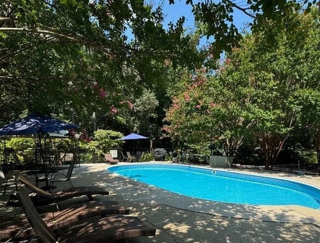 Building Photo - 3099 Reeves St