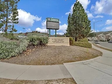 Building Photo - 1075 Esparanza Way