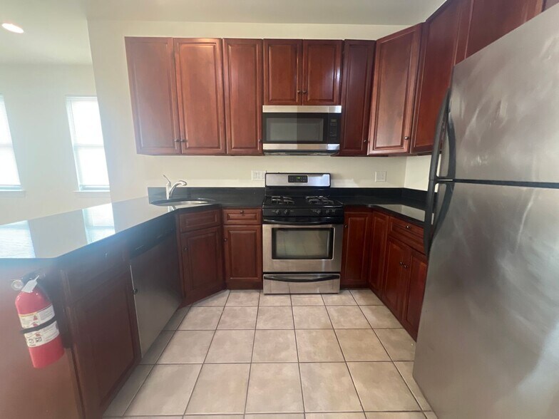 Building Photo - 1930 N 17th St