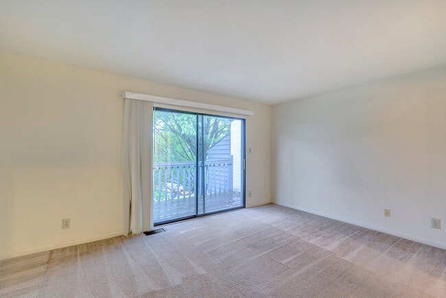 Building Photo - 306 Harvest Dr