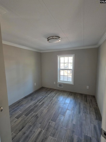 Building Photo - 105 Woodland Dr