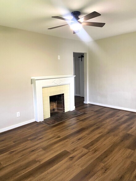 Building Photo - 56 18th Ave S