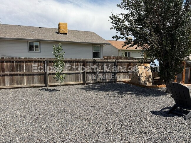 Building Photo - 464 Tara Dr