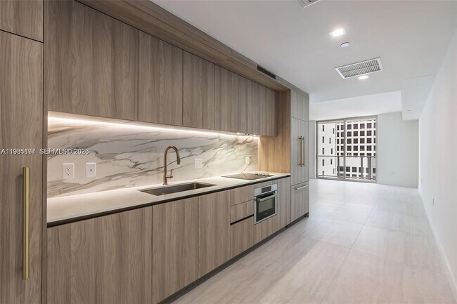 Building Photo - 77 SE 5th St