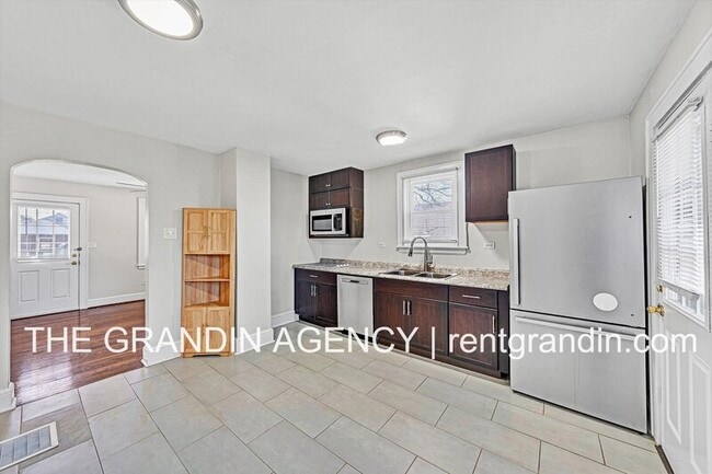 Building Photo - 3911 Michigan Ave NW