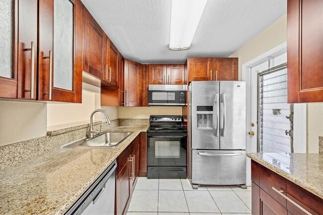 Building Photo - 5031 W Oakland Park Blvd