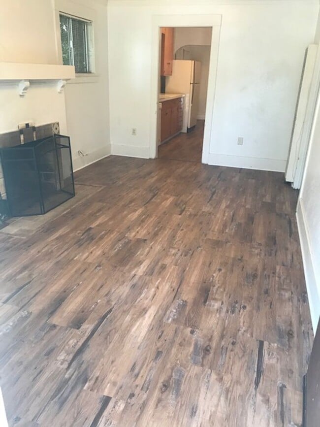 Building Photo - Charming 3 bedroom/2 bath near Cal Poly