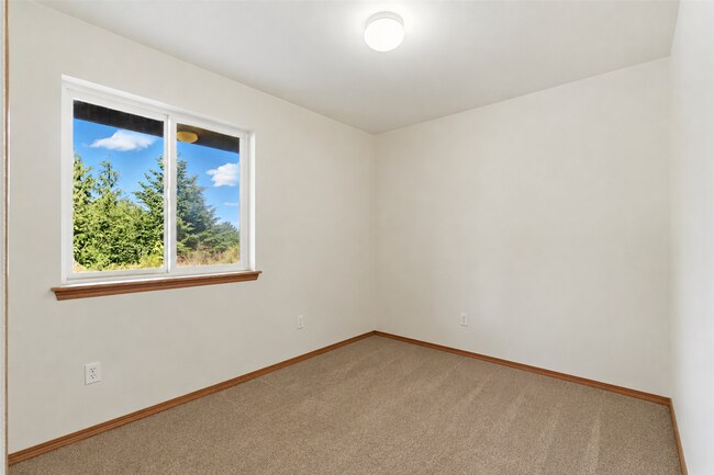 Building Photo - PNW Paradise, Rental Belfair Beauty