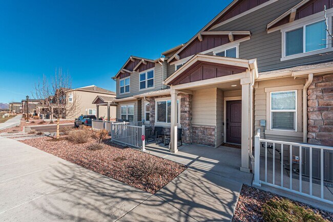 Building Photo - Cozy Fully Furnished  COS Townhome