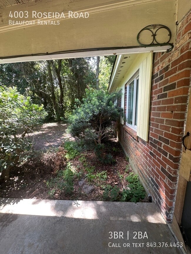 Building Photo - 4003 Roseida Rd