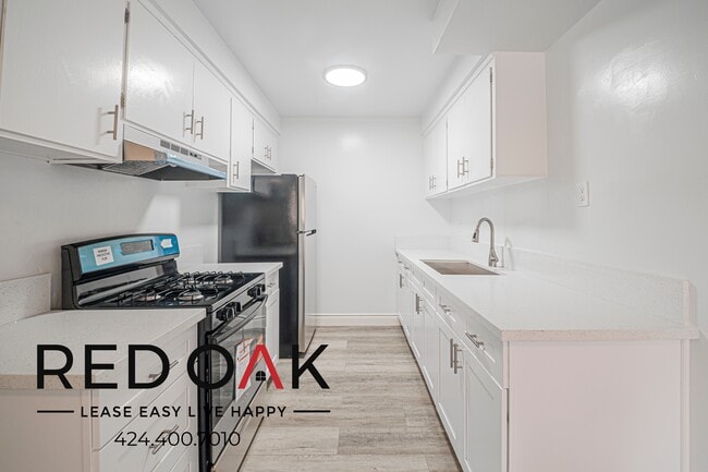 Building Photo - 2050 Rodney Dr