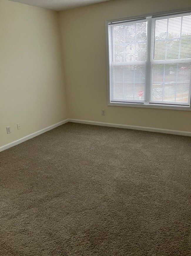 Building Photo - 802-H