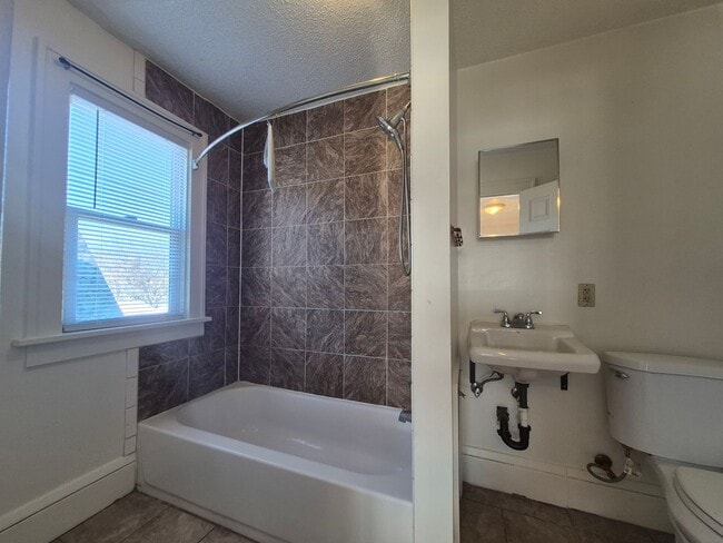 Building Photo - 661 Orange Ave E