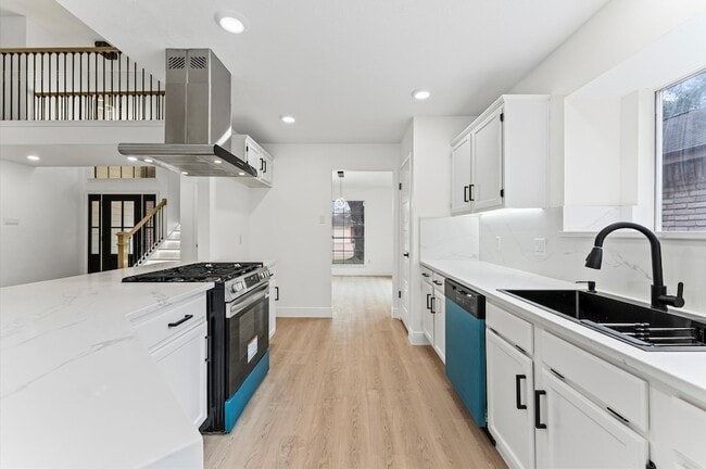 Building Photo - 7631 Ashton Dr