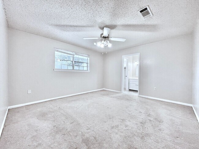 Building Photo - Beautiful Sherwood Oaks 3BR/2BA Home With Patio, Carport & Security Features!