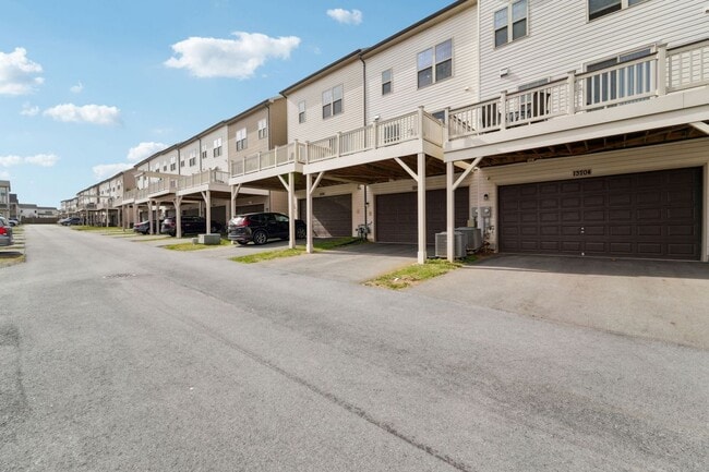 Building Photo - 13706 Petrel St